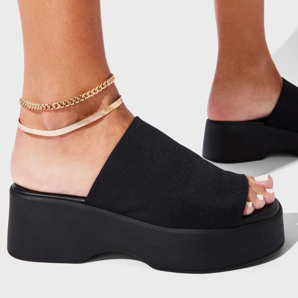 Steve Madden Black Slinky 30 Platform Sandal